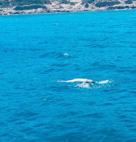 Kareena Kapoor swims in the middle of the Aegean Sea during her Greece vacation