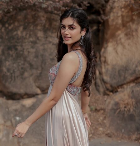 Bhagyashri Borse breaks down at ‘Lenin’ success meet; thanks fans for their constant motivation! Bhagyashri Borse breaks down at ‘Lenin’ success meet; thanks fans for their constant motivation!