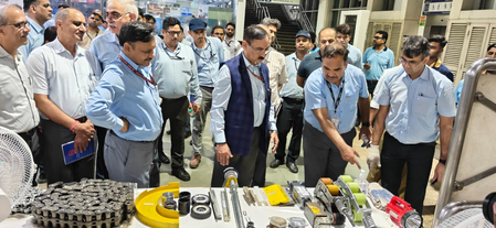 DMRC MD Vikas Kumar inspects Blue Line stations during night-long visit DMRC MD Vikas Kumar inspects Blue Line stations during night-long visit