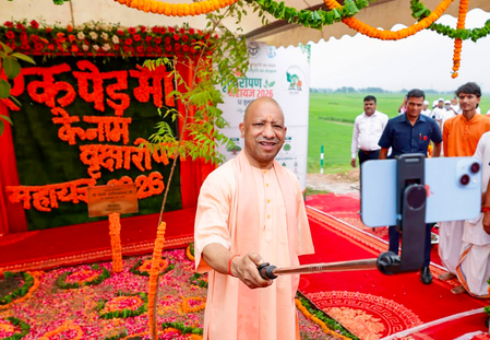 Seers back CM Yogi Adityanath’s ‘Jinnah’ remark against SP, Congress Seers back CM Yogi Adityanath’s ‘Jinnah’ remark against SP, Congress