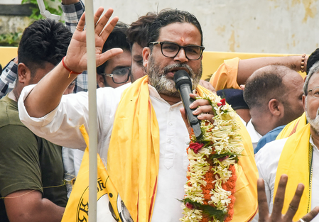 Bankipur bypoll: Prashant Kishor raises detention of Jan Suraaj workers, supports strict voter verification Bankipur bypoll: Prashant Kishor raises detention of Jan Suraaj workers, supports strict voter verification
