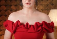 Zareen Khan schools paparazzi after they misbehave with her Zareen Khan schools paparazzi after they misbehave with her