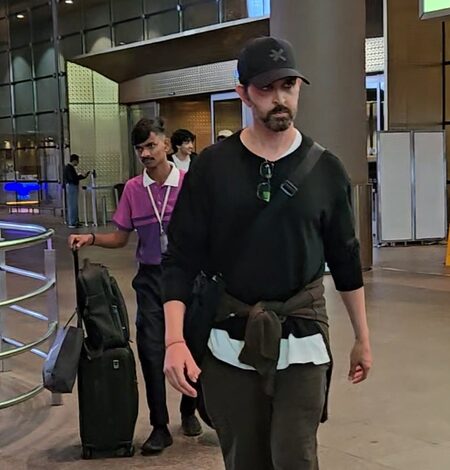 Hrithik Roshan returns to Mumbai with sons & girlfriend Saba Azad after family vacation