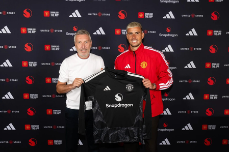 Manchester United sign experienced goalkeeper Karl Darlow on three-year deal Manchester United sign experienced goalkeeper Karl Darlow on three-year deal