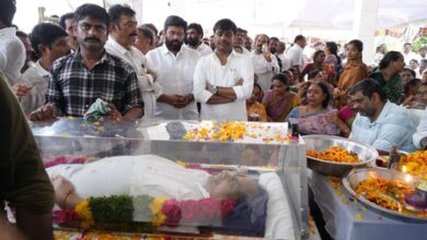 High drama at ex-Andhra minister’s house as daughter not allowed to touch body High drama at ex-Andhra minister’s house as daughter not allowed to touch body