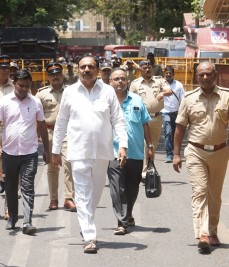 Jayant Patil clarifies late night meeting with Maha CM Fadnavis; dismisses merger, Cabinet berth rumours