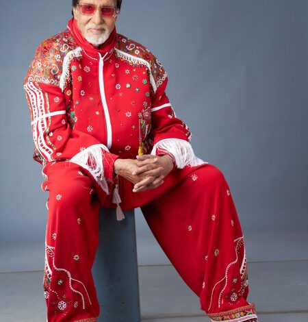 Amitabh Bachchan calls himself ‘overdressed RED’