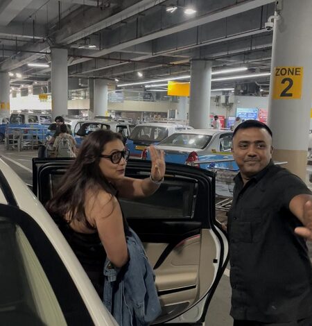 Rani Mukerji gets annoyed at paparazzi for secretly clicking Adira, gets picture deleted