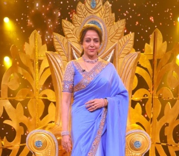 Hema Malini recalls Rekha being a mischievous little girl during dance classes, says they’re like sisters today Hema Malini recalls Rekha being a mischievous little girl during dance classes, says they’re like sisters today