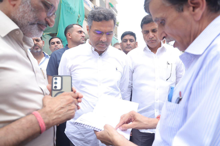 Delhi: PWD Minister inspects Chhatarpur for waterlogging solution Delhi: PWD Minister inspects Chhatarpur for waterlogging solution