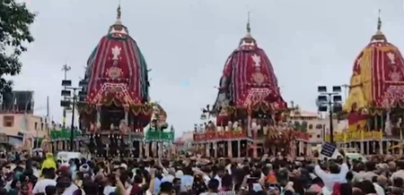Lakhs of devotees offer prayers before Lord Jagannath, sibling deities at Gundicha Temple during Rath Yatra
