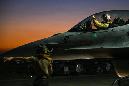 US-Iran tensions escalate with renewed strikes US-Iran tensions escalate with renewed strikes
