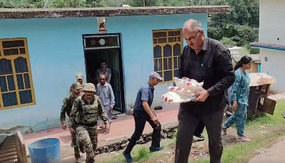 Heroin worth Rs 25 crore seized near LoC in J&K’s Poonch district Heroin worth Rs 25 crore seized near LoC in J&K’s Poonch district