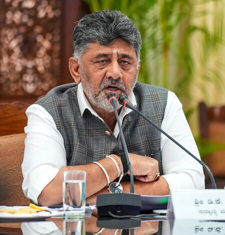 CM Shivakumar, Siddaramaiah in Delhi; decision on K’taka cabinet expansion likely soon