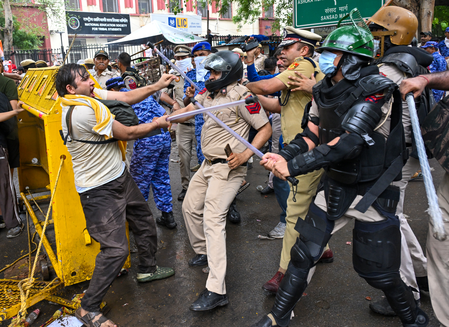 Over 118 police personnel injured in violent Delhi protest clashes Over 118 police personnel injured in violent Delhi protest clashes