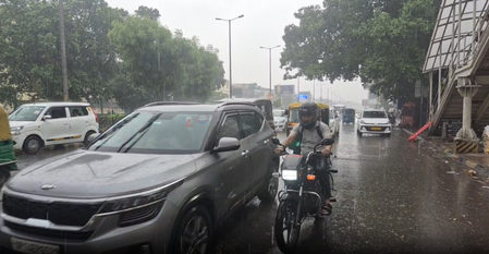 Fresh spell of rain brings down heat in Delhi; IMD issues yellow alert Fresh spell of rain brings down heat in Delhi; IMD issues yellow alert