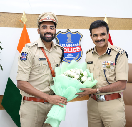 Cricketer and DSP Mohammed Siraj calls on Telangana DGP Cricketer and DSP Mohammed Siraj calls on Telangana DGP