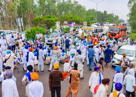 Punjab farmers begin retreat from interstate borders as Haryana minister accepts their demands Punjab farmers begin retreat from interstate borders as Haryana minister accepts their demands