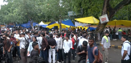 CJP continues to protest at Jantar Mantar a day after violence CJP continues to protest at Jantar Mantar a day after violence