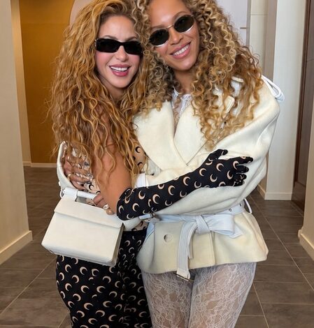 Shakira poses with BTS, Beyonce, Tom Cruise: Running into so many people I respect Shakira poses with BTS, Beyonce, Tom Cruise: Running into so many people I respect