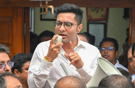 Abhishek urges Mamata Banerjee to shut doors on TMC rebels forever Abhishek urges Mamata Banerjee to shut doors on TMC rebels forever