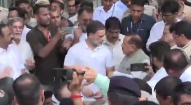 MoS in PMO Jitendra Singh meets Rahul Gandhi as Cong leadership protests outside PM’s house MoS in PMO Jitendra Singh meets Rahul Gandhi as Cong leadership protests outside PM’s house