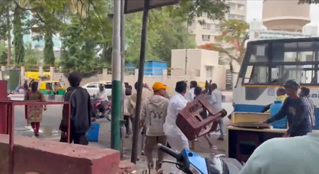 Karnataka BJP criticises attack on GBA officials in Bengaluru’s Shivajinagar Karnataka BJP criticises attack on GBA officials in Bengaluru’s Shivajinagar