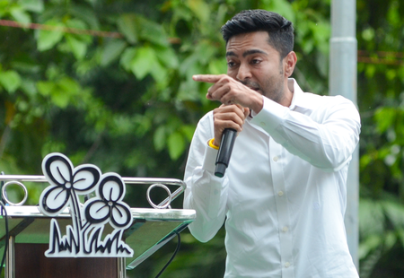 Bengal: Abhishek Banerjee serves legal notice to Madan Mitra Bengal: Abhishek Banerjee serves legal notice to Madan Mitra
