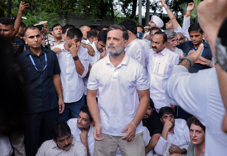 ‘Jugalbandi between Cong and Centre’: AAP calls out agitation near PM Modi’s residence
