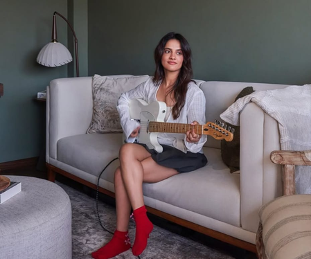 Jasleen Roya croons ‘Luka Chuppi’ from ‘Rang De Basanti’ to stand with students protesting Jasleen Roya croons ‘Luka Chuppi’ from ‘Rang De Basanti’ to stand with students protesting