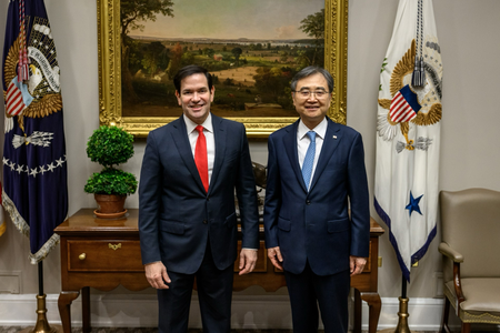 South Korean, US FMs meet on sidelines of ASEAN meetings amid pending alliance issues South Korean, US FMs meet on sidelines of ASEAN meetings amid pending alliance issues
