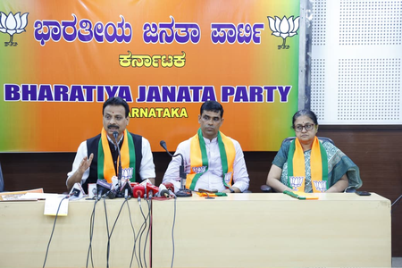 K’taka BJP launches SIR outreach campaign, unveils ‘Maha Samparka Abhiyan’ poster K’taka BJP launches SIR outreach campaign, unveils ‘Maha Samparka Abhiyan’ poster
