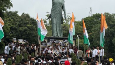 Telangana Congress leaders detained during ‘Chalo Lok Bhavan’ Telangana Congress leaders detained during ‘Chalo Lok Bhavan’