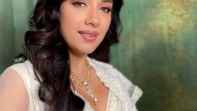 Rupali Ganguly asks students to protest peacefully: Demand for justice over paper leaks is valid Rupali Ganguly asks students to protest peacefully: Demand for justice over paper leaks is valid