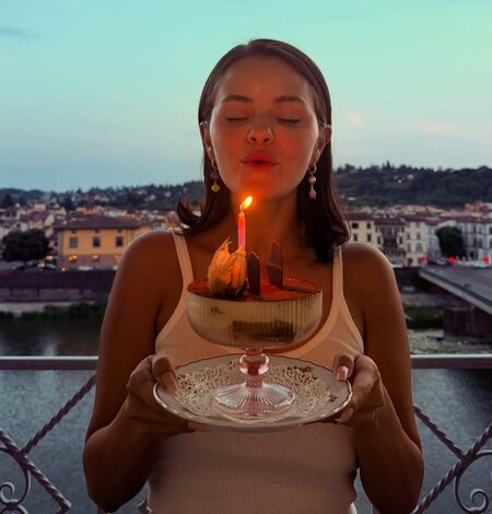Selena Gomez pens thank you note for b’day: Every day I get to create because of all of you Selena Gomez pens thank you note for b’day: Every day I get to create because of all of you