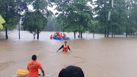 Gujarat deploys ministers, senior officials amid heavy rainfall; Valsad shuts factories for a day