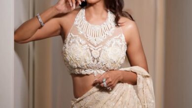 Priyanka Chopra’s cousin Meera Chopra slams CJP protester for using abusive language against PM Modi Priyanka Chopra’s cousin Meera Chopra slams CJP protester for using abusive language against PM Modi