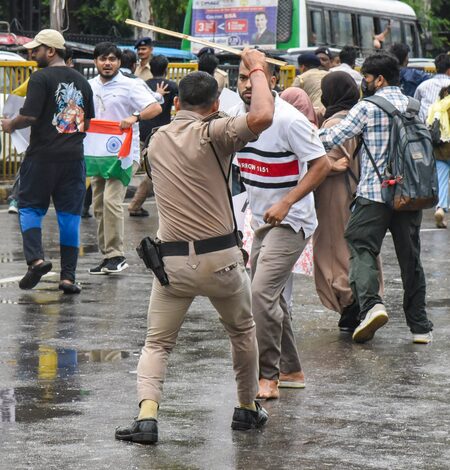 Student protests turn violent in Darbhanga, Begusarai; police resort to lathi-charge, tear gassing Student protests turn violent in Darbhanga, Begusarai; police resort to lathi-charge, tear gassing