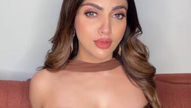 Akansha Puri claims actors being offered money to be part of protest rallies Akansha Puri claims actors being offered money to be part of protest rallies