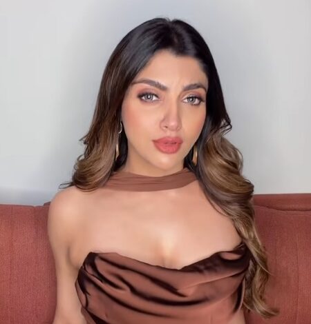 Akansha Puri claims actors being offered money to be part of protest rallies Akansha Puri claims actors being offered money to be part of protest rallies