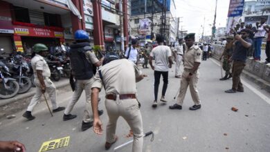 Clashes erupt during Bihar Bandh in Siwan; police, students trade allegations Clashes erupt during Bihar Bandh in Siwan; police, students trade allegations