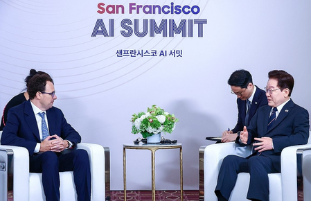 Lee meets OpenAI and Nvidia CEOs, calls for greater roles in AI projects Lee meets OpenAI and Nvidia CEOs, calls for greater roles in AI projects