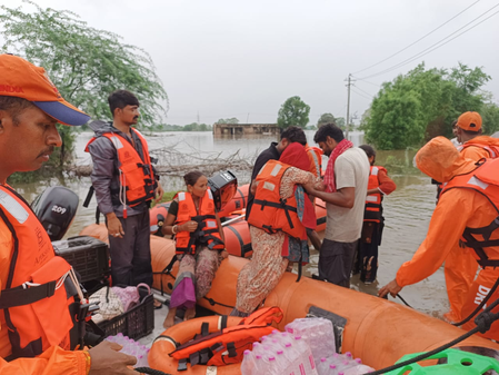 Gujarat flood rescue ops save hundreds as NDRF, Coast Guard intensify response Gujarat flood rescue ops save hundreds as NDRF, Coast Guard intensify response
