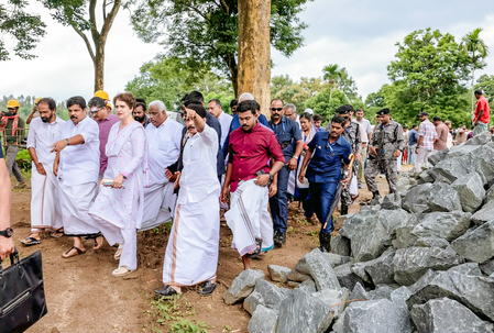 Kerala: Priyanka Gandhi visits Wayanad landslide site