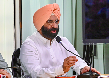 Delhi Minister Sirsa demands Harjot Bains’ resignation over Punjab paper leak, targets AAP leadership Delhi Minister Sirsa demands Harjot Bains’ resignation over Punjab paper leak, targets AAP leadership