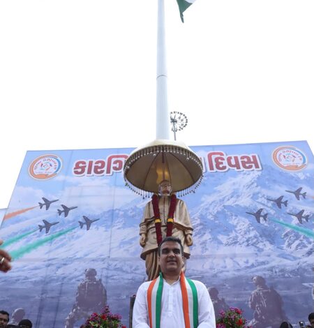 Gujarat: 100-foot Tricolour hoisted, Sardar Patel statue unveiled in Surat on Kargil Vijay Diwas