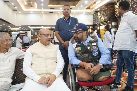 Delhi Speaker Vijender Gupta pays tribute to Kargil heroes at blood donation camp in Rohini Delhi Speaker Vijender Gupta pays tribute to Kargil heroes at blood donation camp in Rohini