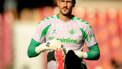Football: New Betis goalkeeper Conde sidelined after debut injury
