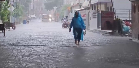 Heavy rain batters parts of Uttarakhand; schools shut, Char Dham pilgrims advised caution Heavy rain batters parts of Uttarakhand; schools shut, Char Dham pilgrims advised caution