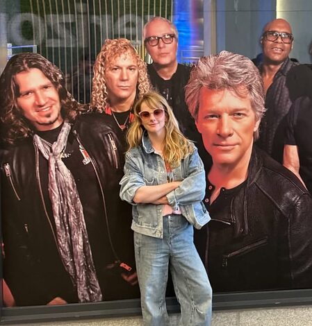 Melissa Rauch calls Bon Jovi show a ‘dream’ as Bruce Springsteen joins rock legend on stage